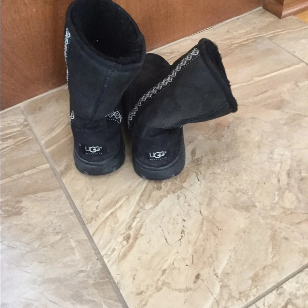 Ugg short boots size 8